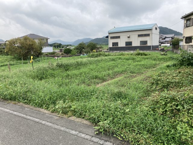 たつの市揖保町東用／売土地の前面道路含む現地写真