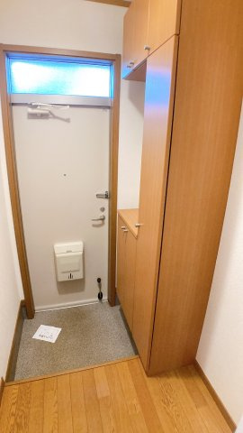 カリーノAの玄関