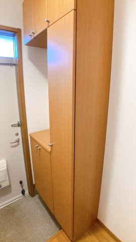 カリーノAの玄関