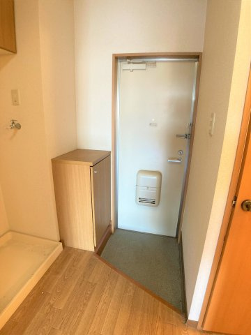 サープラス東郷Ⅱの玄関