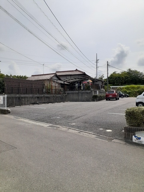エバーグリーンⅠの駐車場