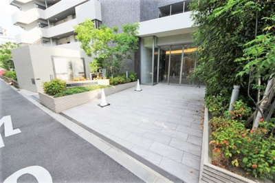 【エントランス】 | スプランディッド新大阪III