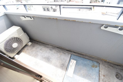 【バルコニー】 | フルーレゾン神戸パートⅡ | 暖かな日差しのふりそそぐバルコニー