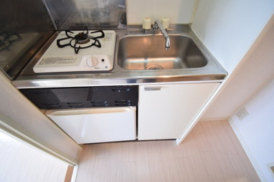 【キッチン】 | フルーレゾン神戸パートⅡ | コンパクトなキッチンで掃除もラクラク
