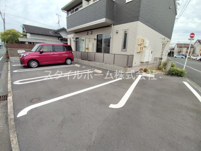 【駐車場】 | カトル | 別部屋写真です。