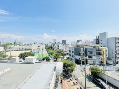 【展望】 | 藤和市岡ハイタウン | ■南面バルコニーからの眺望です。カーテンは開けっ放しでもよさそうですね。