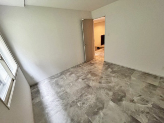 【洋室】 | メゾンMT北野