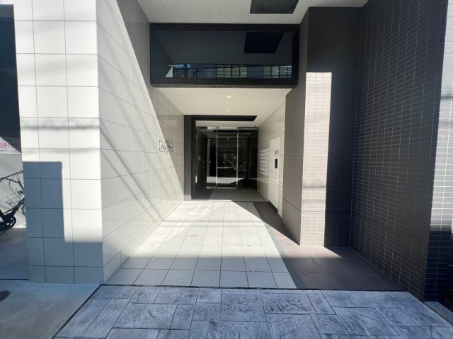 【エントランス】 | プティフルール | 建物の内部です