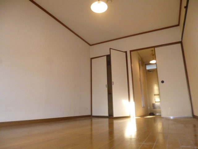 ヴィラ中山 A棟の寝室