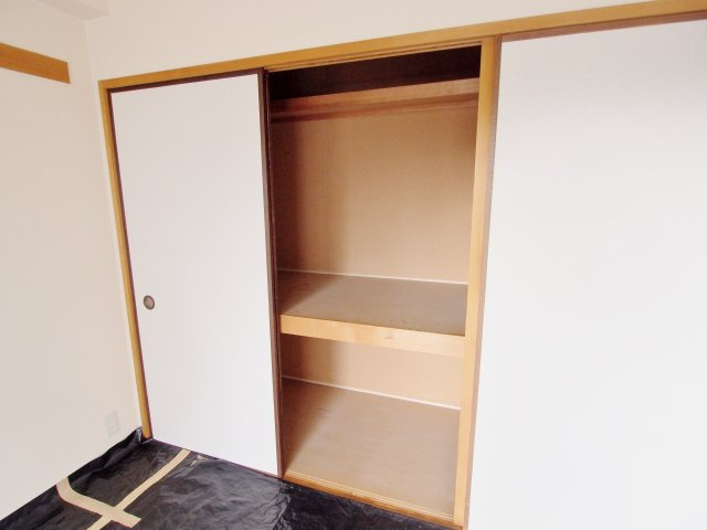 日宝ポニクレール府中の収納