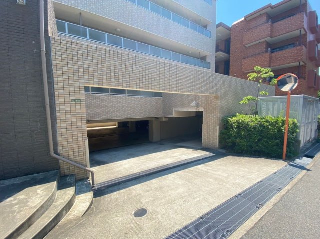 【駐車場】 | ルナソレイユ緑地公園