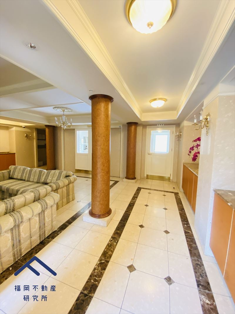 アーサー大野城レジデンスのエントランス