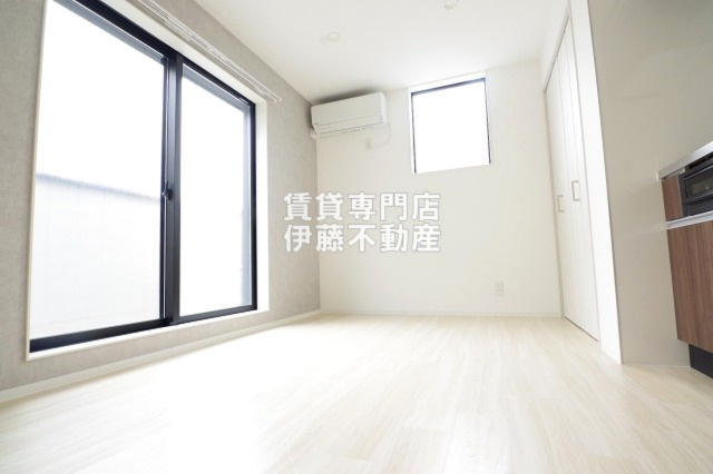 プリシェール杉栄の洋室