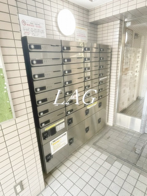 【その他共用部分】 | ドルチェ日暮里 | 宅配ボックスになります。