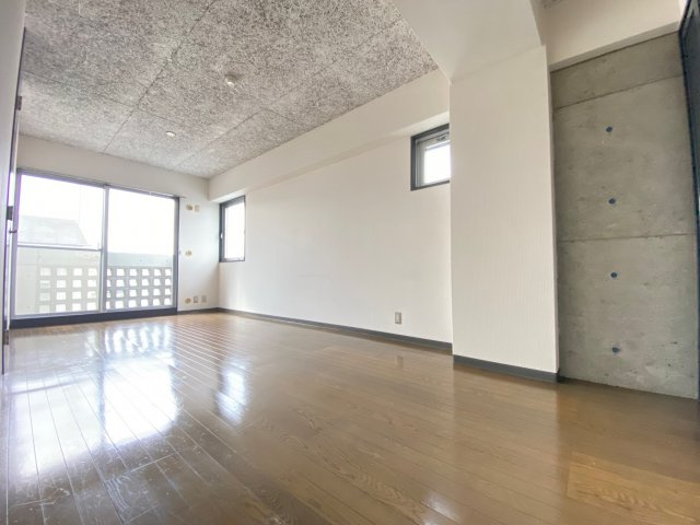 ウォールストリートIの洋室