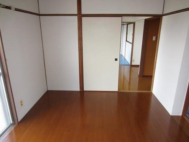 フモトハイツの居間・リビング