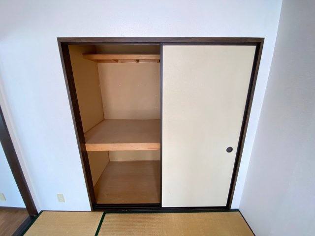 沼善ハイツの収納