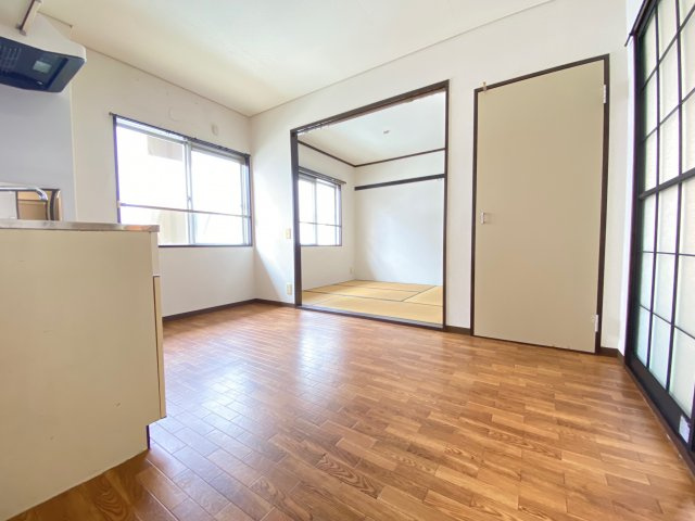 沼善ハイツの居間・リビング