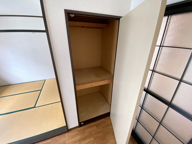 沼善ハイツの収納