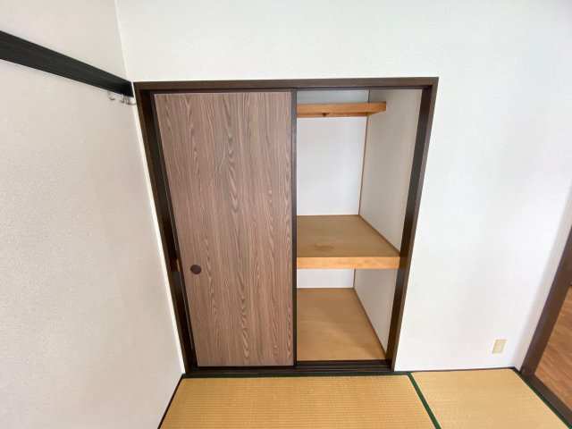 沼善ハイツの収納