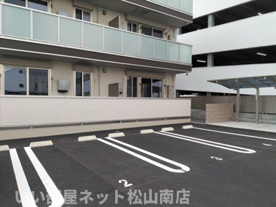 【駐車場】 | ＯＴＴ’ｓ　ＲⅢ