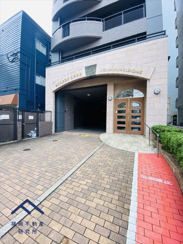 グランド・ルー城南区役所前のエントランス