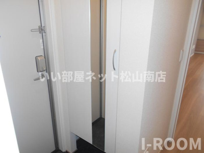 【玄関】 | リヴェール中村