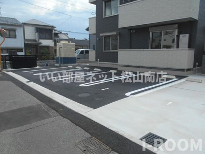 【駐車場】 | リヴェール中村