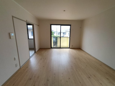 【居間・リビング】 | ヴェル　フレール　C棟