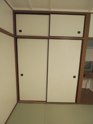 シャトー岸町の収納