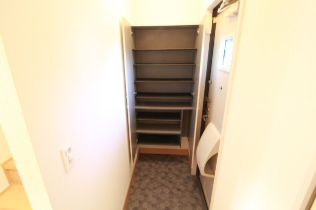 レコルトCの玄関