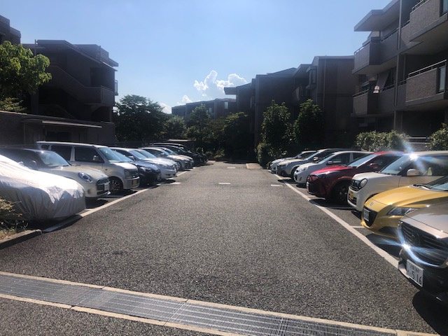 豊中市東豊中町１丁目の賃貸マンションの駐車場