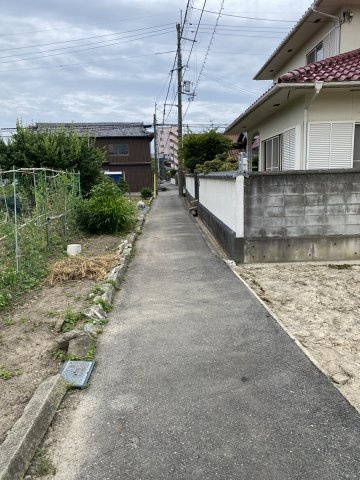 揖保郡太子町矢田部／売土地の前面道路含む現地写真