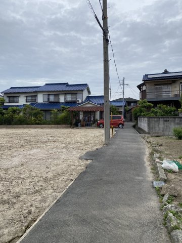 揖保郡太子町矢田部／売土地の前面道路含む現地写真