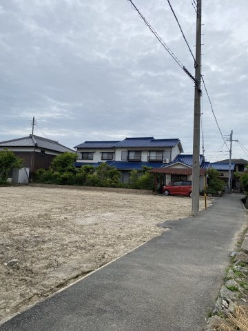 揖保郡太子町矢田部／売土地の前面道路含む現地写真
