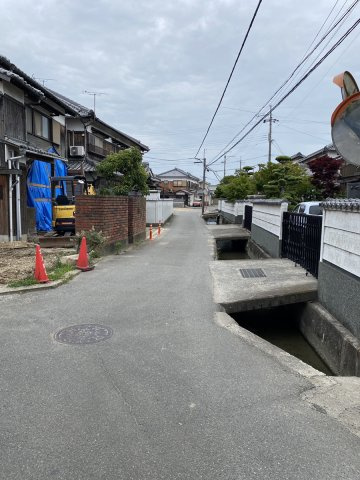 揖保郡太子町矢田部／売土地の前面道路含む現地写真