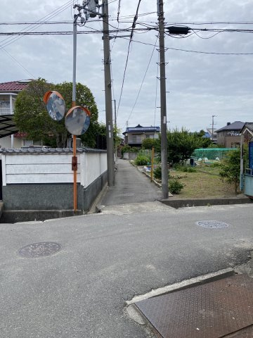 揖保郡太子町矢田部／売土地の前面道路含む現地写真