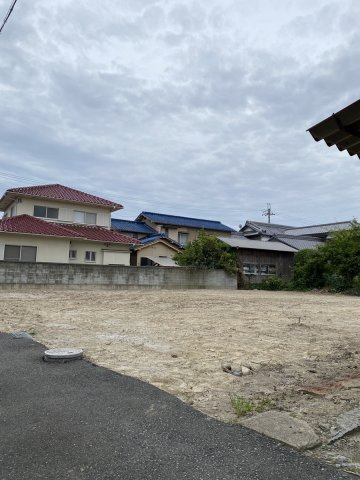 揖保郡太子町矢田部／売土地の前面道路含む現地写真