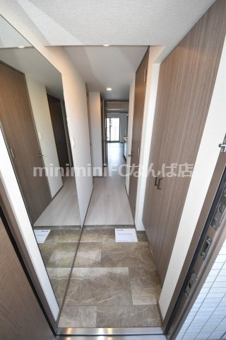 レオンコンフォート本町クレセントの玄関