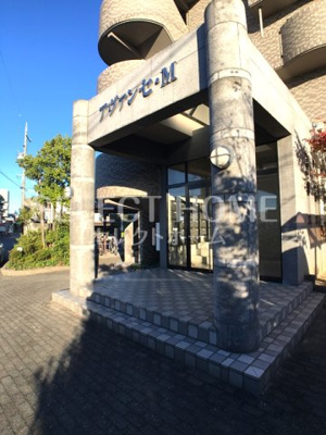 【エントランス】 | アヴァンセ・Ｍ | ゆとりのあるエントランスです