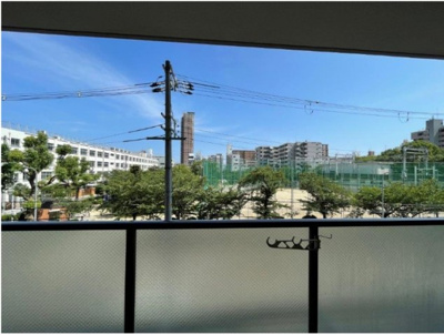 【展望】 | ファミール弁天町パークサイド | ■バルコニーからの眺望です。カーテンは開けっ放しでもよさそうですね。