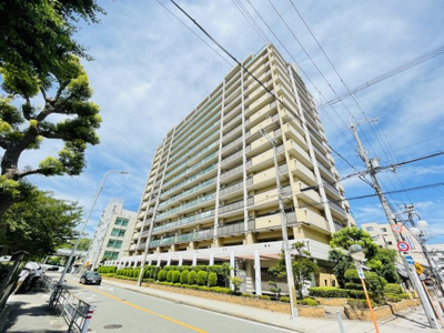 【外観】 | ファミール弁天町パークサイド | ■SRC造15階建、総戸数109戸の管理体制良好なマンション。公園や小学校も近い緑豊かな住宅地