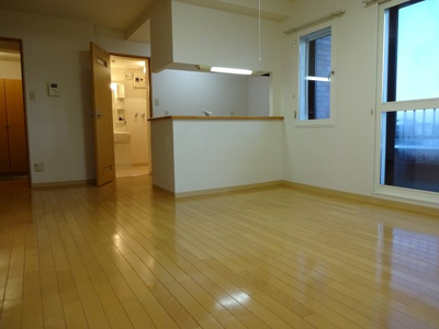 【居間・リビング】 | 千歳市信濃３丁目一棟売中古ＭＳ