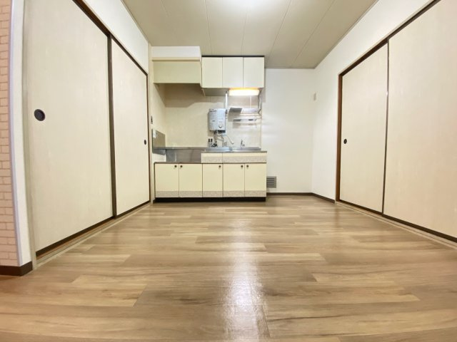 ハイツ向陽の居間・リビング