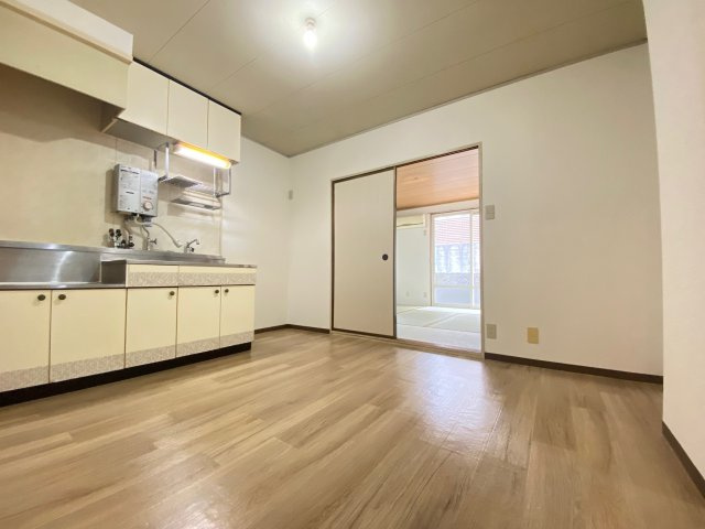 ハイツ向陽の居間・リビング