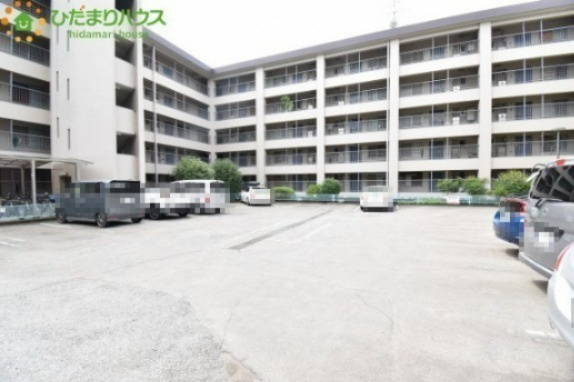 大宮植竹住宅の駐車場