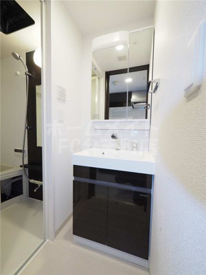 【洗面所】 | エステムコート難波WEST-SIDE7グローブ | 広い洗面スペース