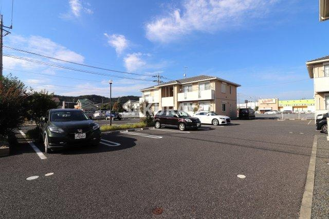 グランフルールの駐車場