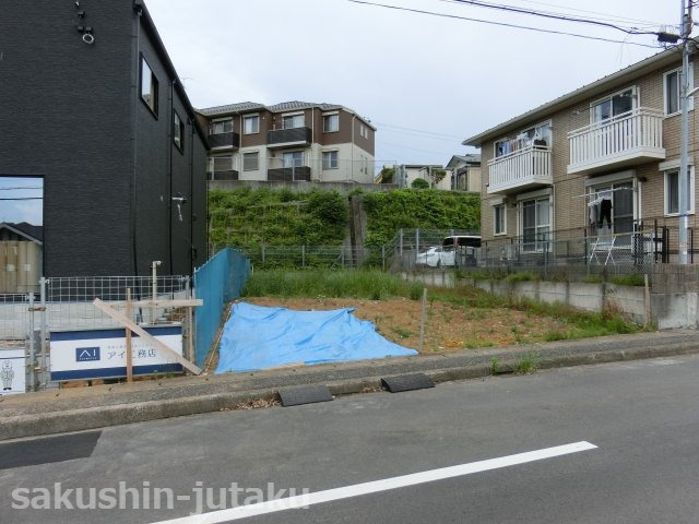 屋敷２丁目　売地　の外観|屋敷２丁目　売地　建築条件なし　更地　約５４坪　前面道路は１４ｍ公道（東側）間口８ｍ　