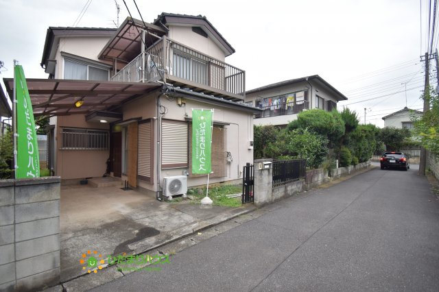 西区佐知川　中古一戸建ての前面道路含む現地写真